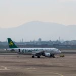 春秋航空机舱温度引发争议：乘客质疑“强制”购买毛毯