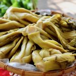 辽宁酸菜厂员工恶劣行为引发民愤，食品安全再受质疑